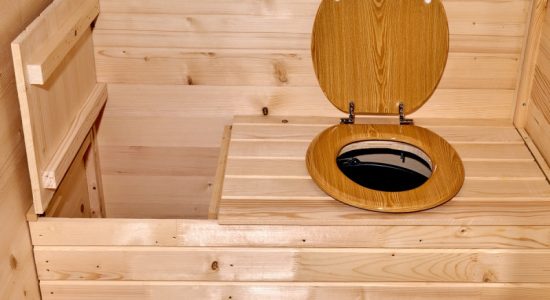 toilettes-seches-en-bois-massif-certifie-panneaux-16mm-plancher